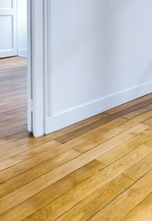 Comment entretenir et rénover des parquets en bois : conseils de professionnel